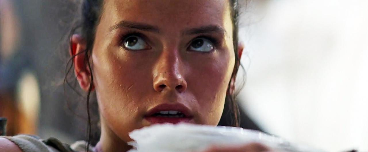Daisy Ridley als Rey in Star Wars.
