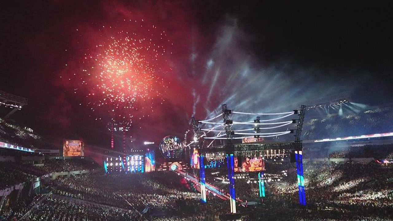 [03/04/2017] Bei der Präsentation hat sich WWE mal wieder selbst übertroffen. Leider ist die Qualität unserer Bilder hier etwas durchwachsen, da wir nur unser Smartphone mit in das Stadion nehmen durften.