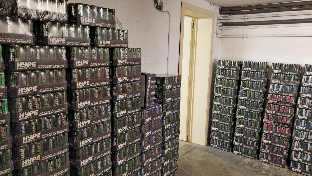 [20/07/2017] Der Epsilon-Hauptsponsor - ein Energy-Drink-Produzent - sorgt dafür, dass das Team zumindest das Klischee der dauer-koffeinierten Truppe voll erfüllt.