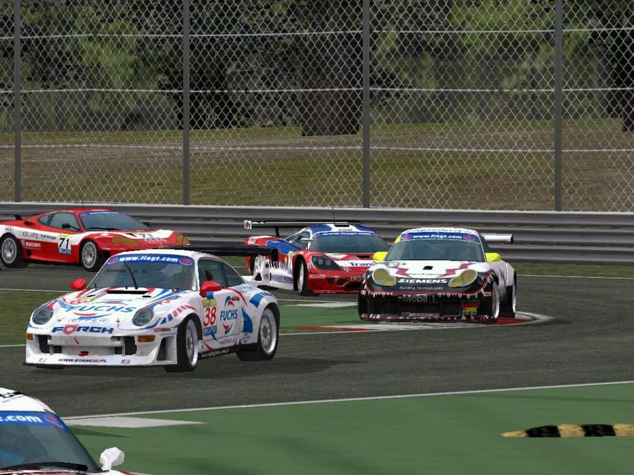 [22/12/2017] GTR (2004) von den schwedischen SimBin Studios gehört zu den anspruchsvollsten und realistischen Rennspielsimulationen aller Zeiten. 