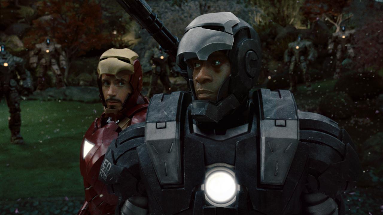 Szenenbild: "Iron Man 2" (2010) - Iron Man und War Machine