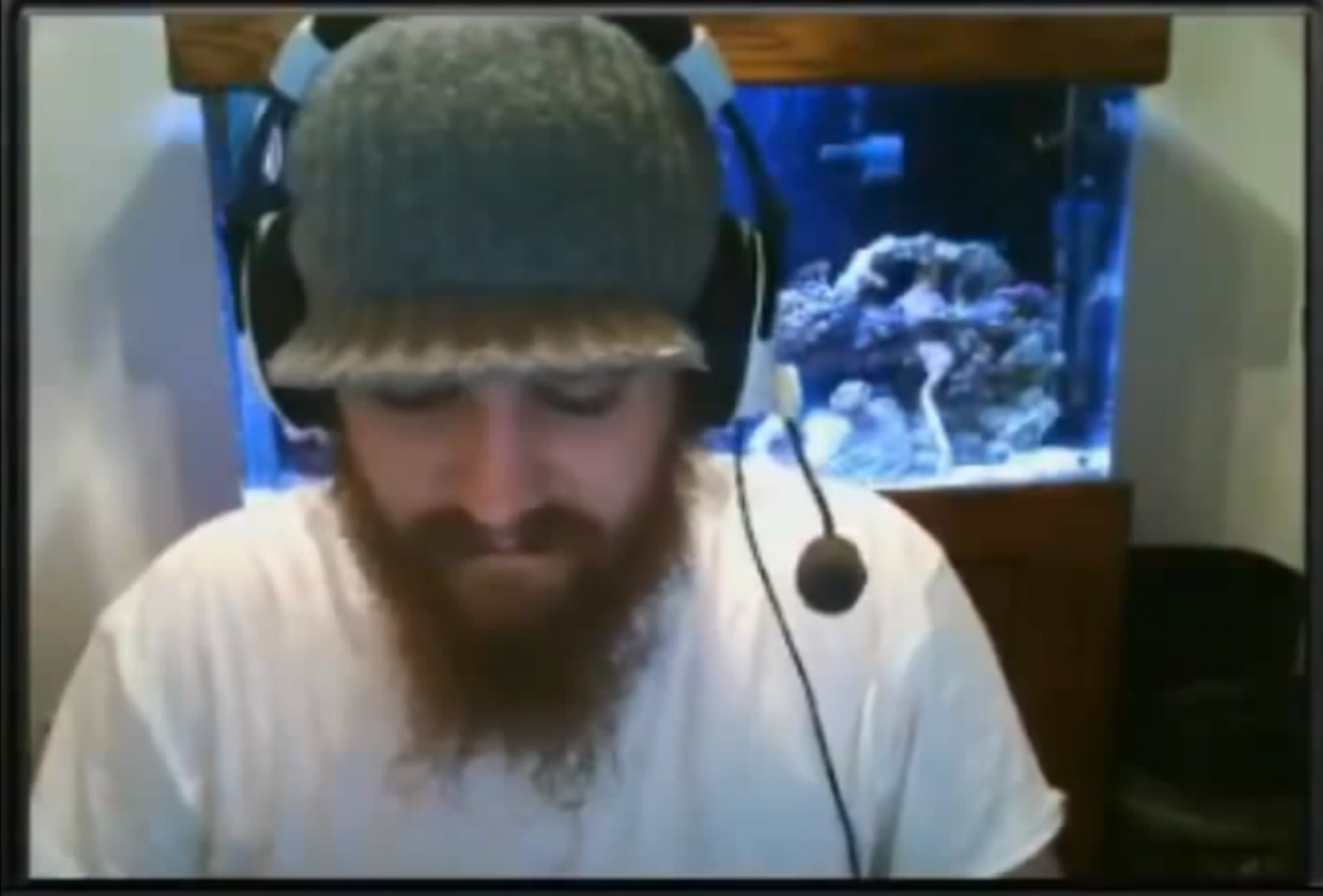 [24/05/2018] Der Twitch-Streamer Zilianop täuschte eine Behinderung vor und wurde dafür von Twitch gebannt.