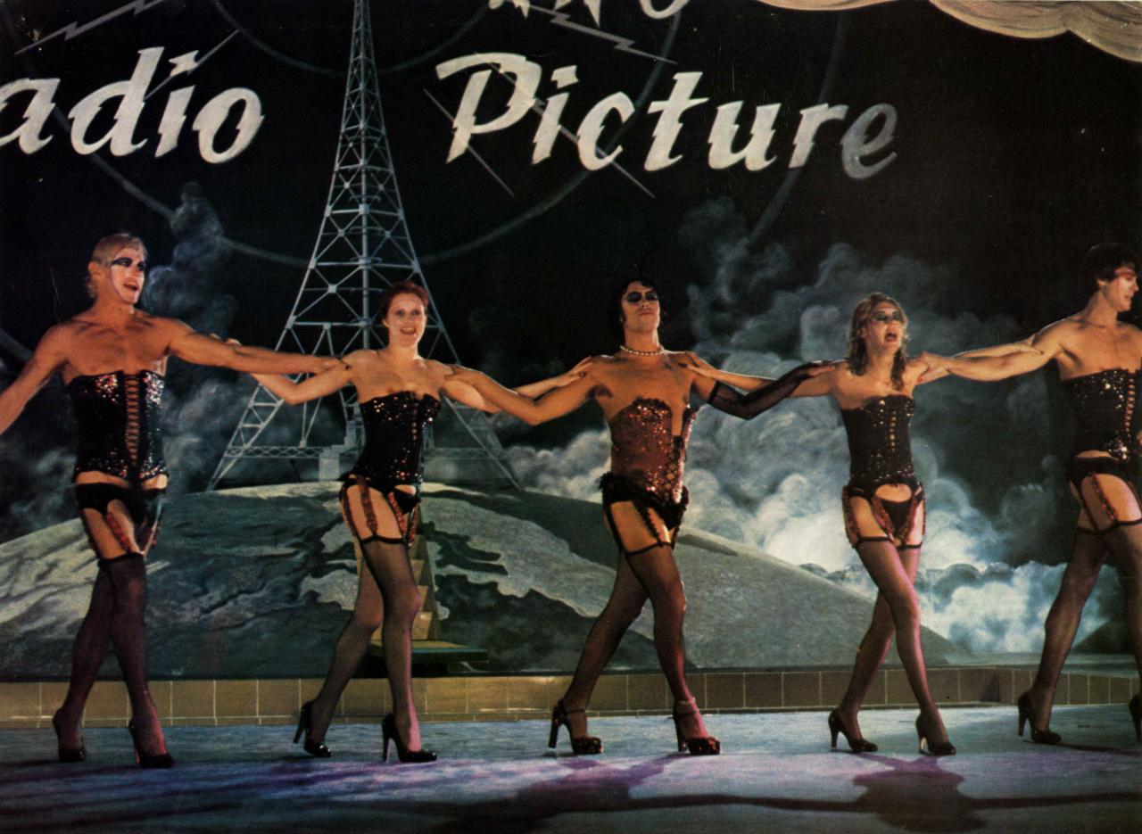 Szenenbild aus "The Rocky Horror Picture Show" (1975) - Bühnenauftritt