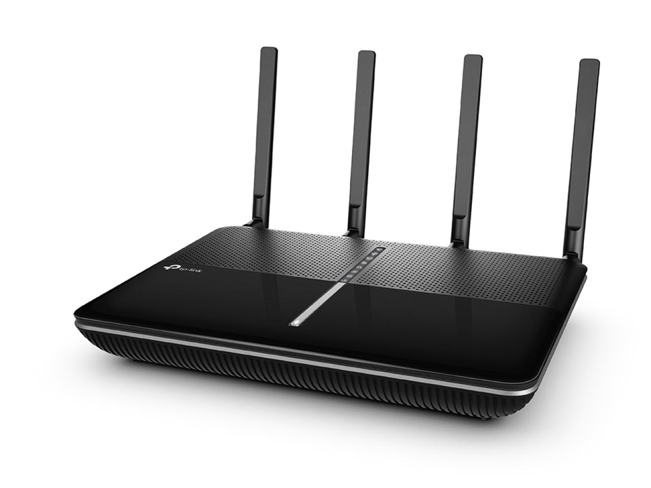 [01/02/2019] Vier Antennen für ein gutes WLAN sowie ein engebautes Modem: TP-Link Archer VR2800v