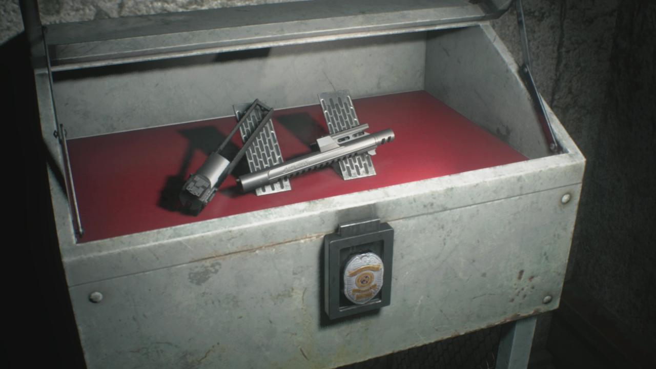 [05/02/2019] Mit dem STARS-Abzeichen öffnet ihr den Glaskasten auf dem geheimen Rückweg ins Police Department.