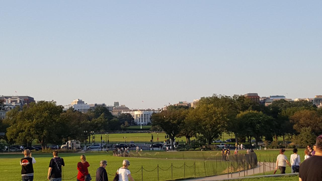 [25/03/2019] Blick vom Washington Monument in Richtung Weißes Haus. (Real)