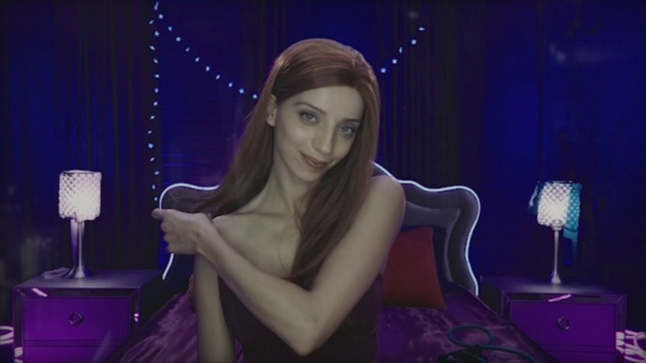 [28/08/2019] Profi am Werk: Angela Sarafyan kennen wir unter anderem aus der HBO-Serie 