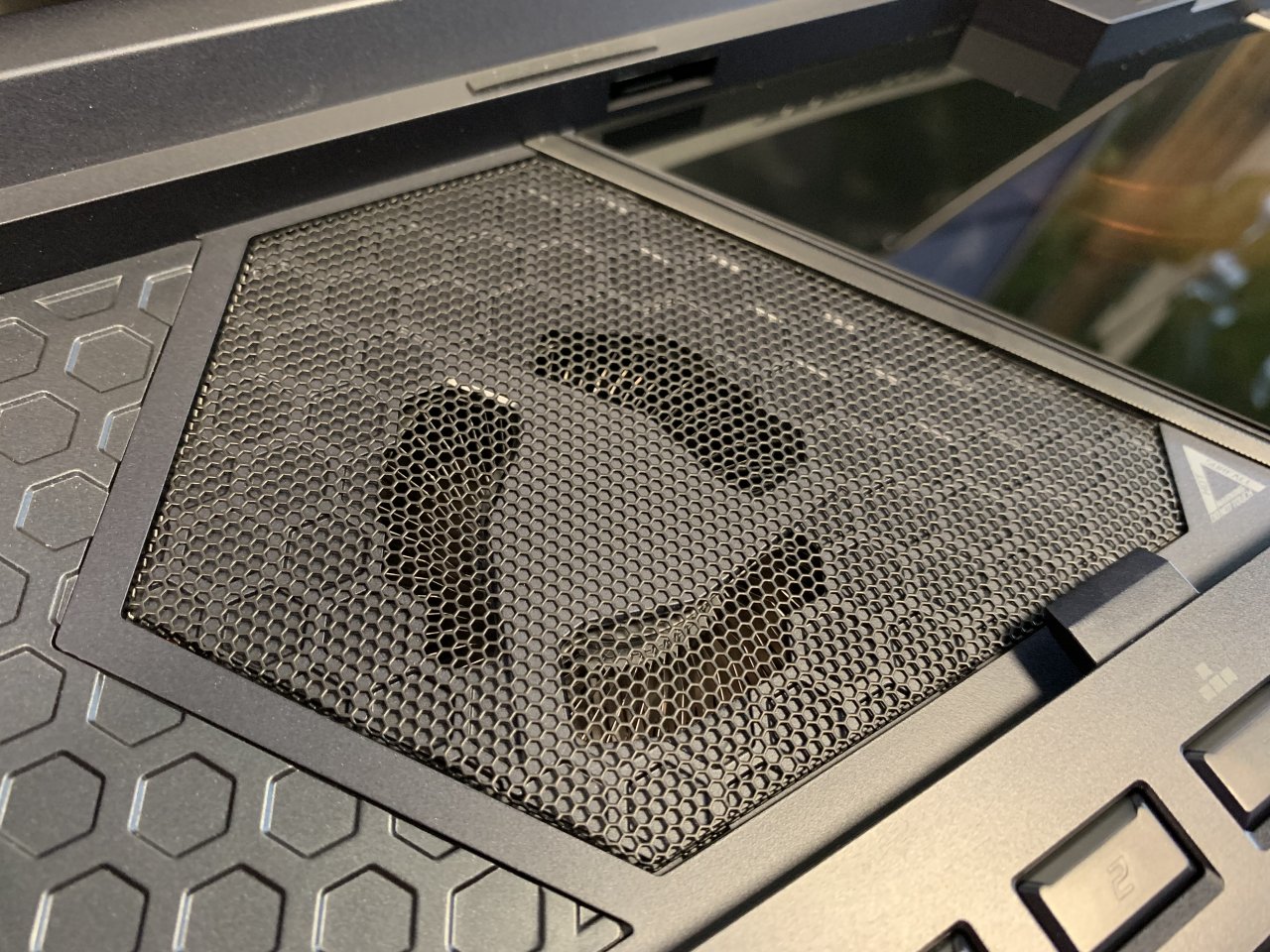 [20/09/2019] Lüfter unterhalb der Tastatur