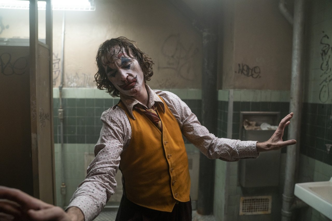 [16/10/2019] Joaquin Phoenix verkörpert in Joker den todessehnsüchtigen Rache-Clown.