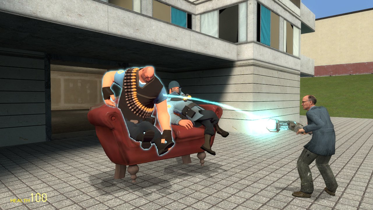 [19/12/2019] Die Gravity Gun aus Half-Life 2 dient in GMod als Waffe, aber auch als Werkzeug. Mit ihr hebt ihr Objekte auf, schleudert sie herum oder platziert sie wie hier in der Umgebung.