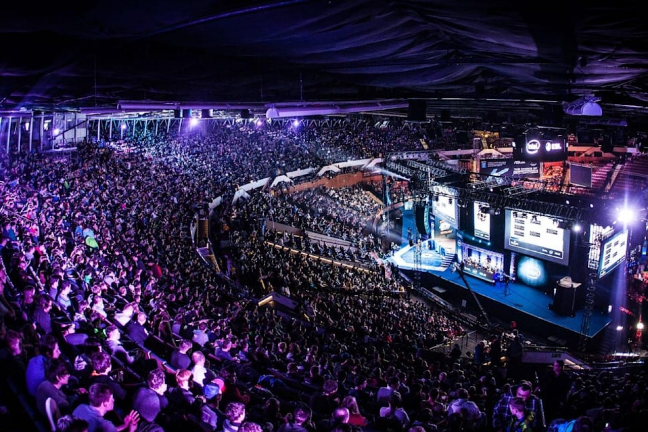 [02/04/2020] Pilgerstätte für CS:GO-Fans in Südpolen: Die ESL One Katowice lockt jedes Jahr Zehntausende E-Sport-Enthusiasten in die Spodek-Arena. Die diesjährige Veranstaltung wurde Corona-bedingt ohne Zuschauer ausgespielt.