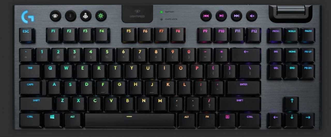 [26/05/2020] Produktbilder wie bei der Logitech G915 TKL deuten mit Regenbogen-Farben bei den Tasten an, dass die LEDs jeder Taste einzeln ansteuerbar sind. Das Kürzel TKL wiederum findet sich bei vielen Modellen ohne Nummernpad, Englisch 