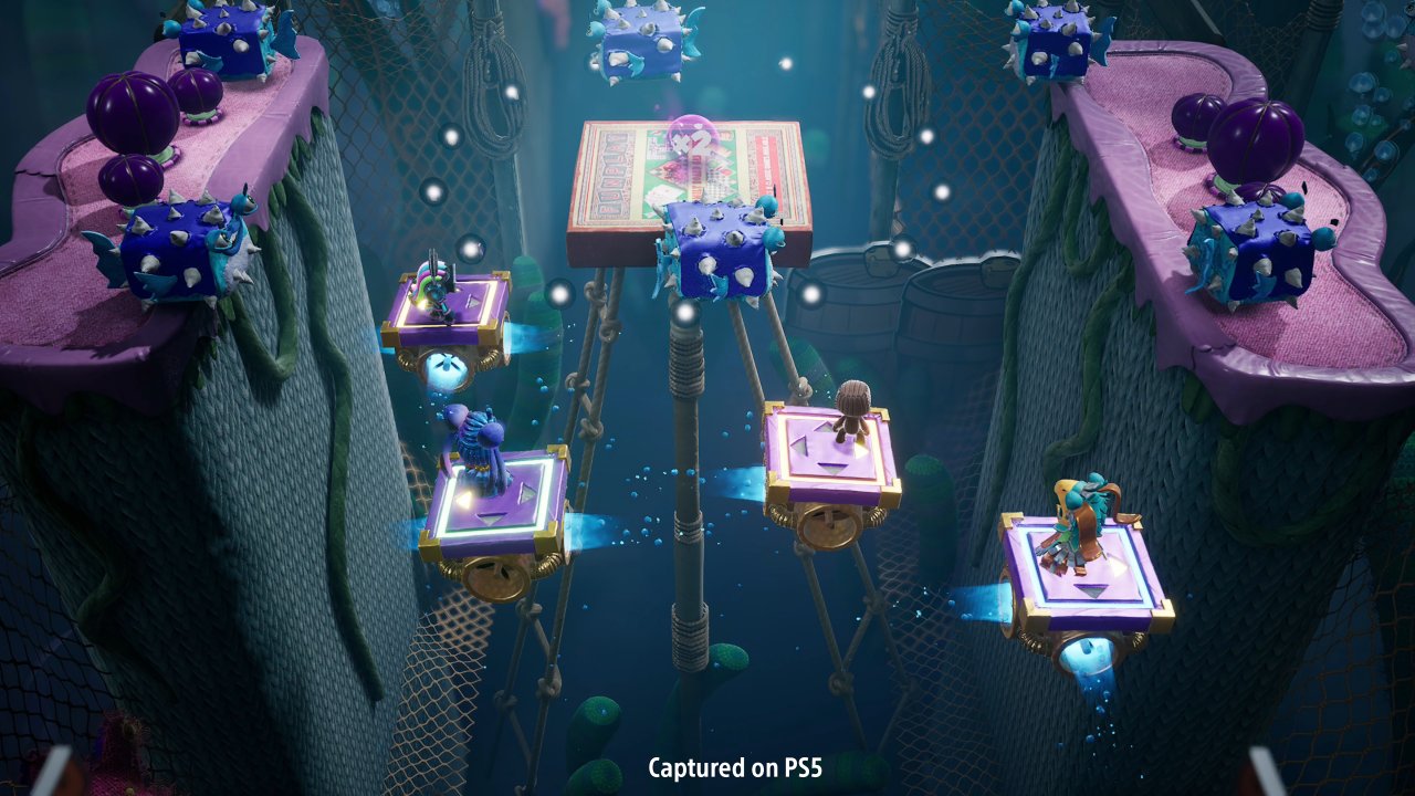 [23/10/2020] In Little Big Planet steuerte man Sackboy durch 2,5D-Level, nun ist auch der putzige Sackjunge im 3D-Zeitalter angekommen.