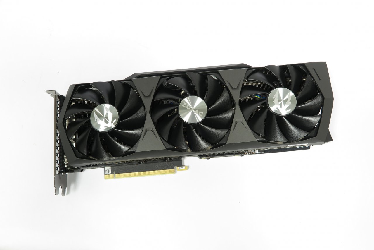 [05/10/2020] Ein besonders großes Exemplar der Nvidia GeForce RTX 3080 kommt von Zotac.
