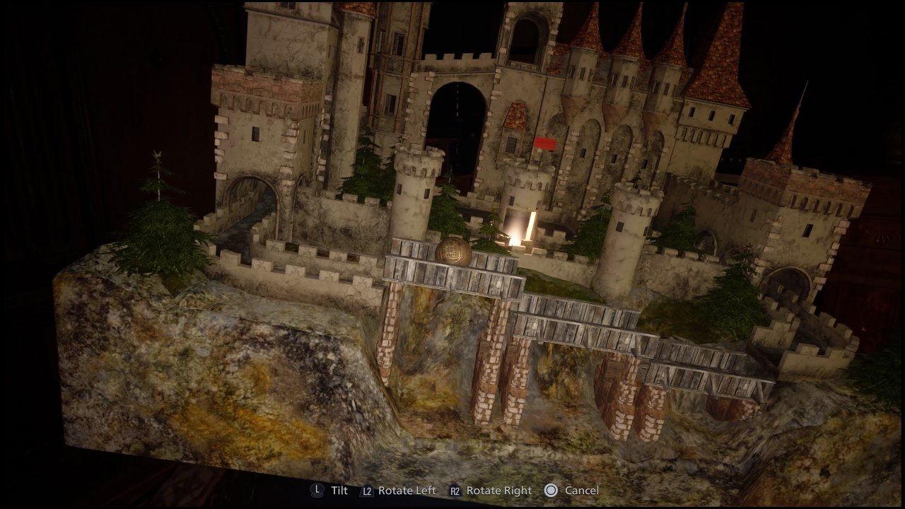 [19/04/2021] Die Rätsel dürfen in Resident Evil nicht fehlen: Hier muss eine Kugel in ein Loch bugsiert werden, damit eine Truhe aufgeht.&nbsp;
