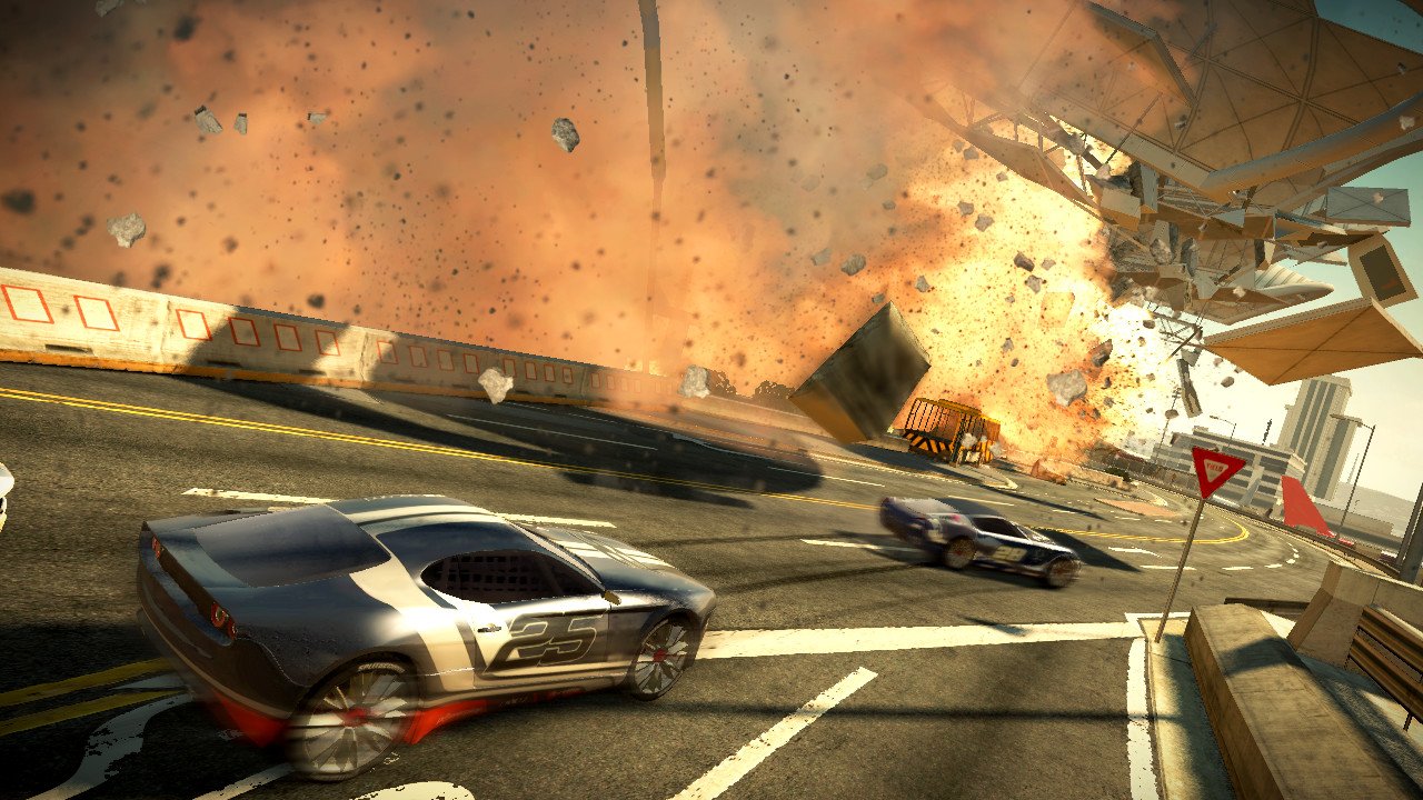 [20/08/2021] Wer in Split/Second: Velocity gut fährt und Stunts ausführt, füllt eine Power-Play-Leiste, die dann die Manipulation der Umgebung gestattet und etwa Explosionen auslöst. Trotz eines Metacritic-Schnitts von 84 von 100 Punkten gilt das Spiel als kommerzieller Misserfolg.