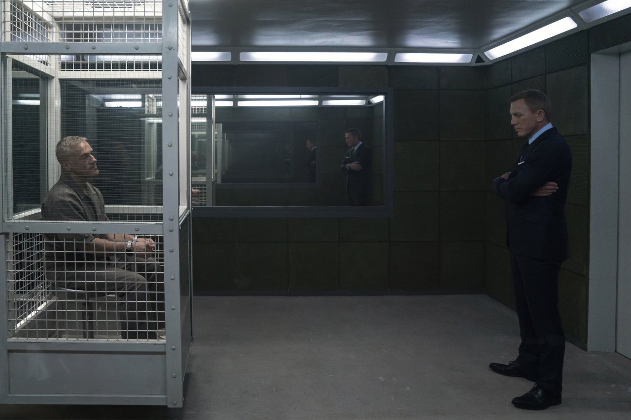 [01/10/2021] Legendärer Bösewicht und Fan persischer Katzen: Hollywoods liebster Bösewicht Christoph Waltz spielt erneut die Rolle des Spectre-Anführeres Blofeld, der bereits in den 60er-Jahren vom schottischen&nbsp;Schauspieler Anthony Dawson verkörpert wurde und zu den beliebtesten Bond-Schurken zählt.