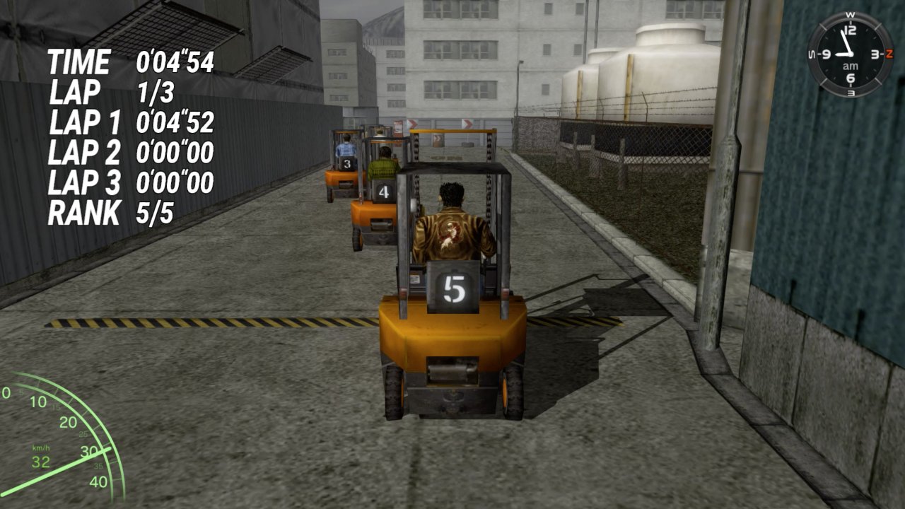 [28/06/2022] Mit einem Entwicklungsbudget von 47 Millionen Dollar ist Shenmue das teuerste Videospiel des letzten Jahrtausends. Hier im Bild: das Gabelstapler-Wettrennen-Minispiel.