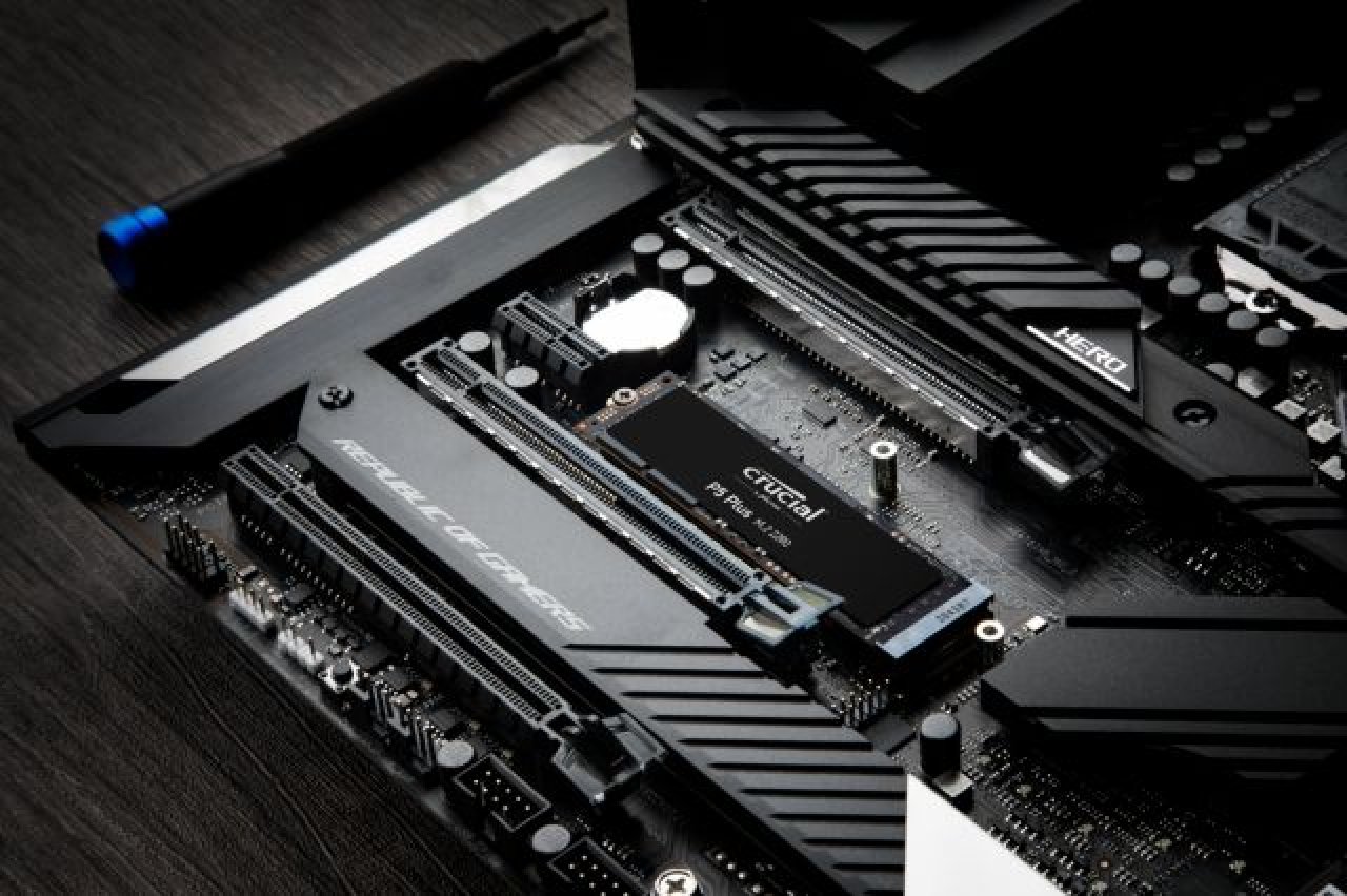 [22/07/2022] Crucial P5 SSD im Slot eines Asus Mainboards