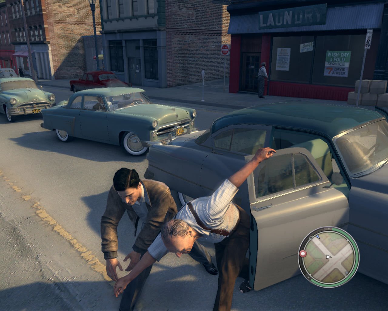 [16/08/2022] Manchmal weht eben doch ein Hauch von Grand Theft Auto durch Mafia – etwa, wenn ihr kurzerhand einen Wagen klaut und dazu einen Zivilisten aus seinem Auto zerrt.