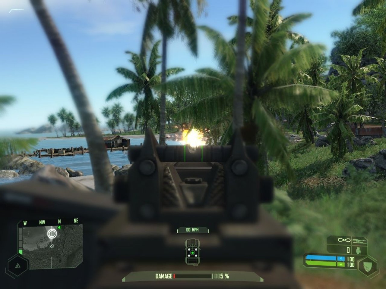 [17/11/2022] Fahrzeuge dürft ihr in Crysis ebenfalls übernehmen und kontrollieren. Dieser Jeep besitzt ein Bordgeschütz, mit dem man hervorragend auftauchende Feinde aufs Korn nehmen kann.&nbsp;