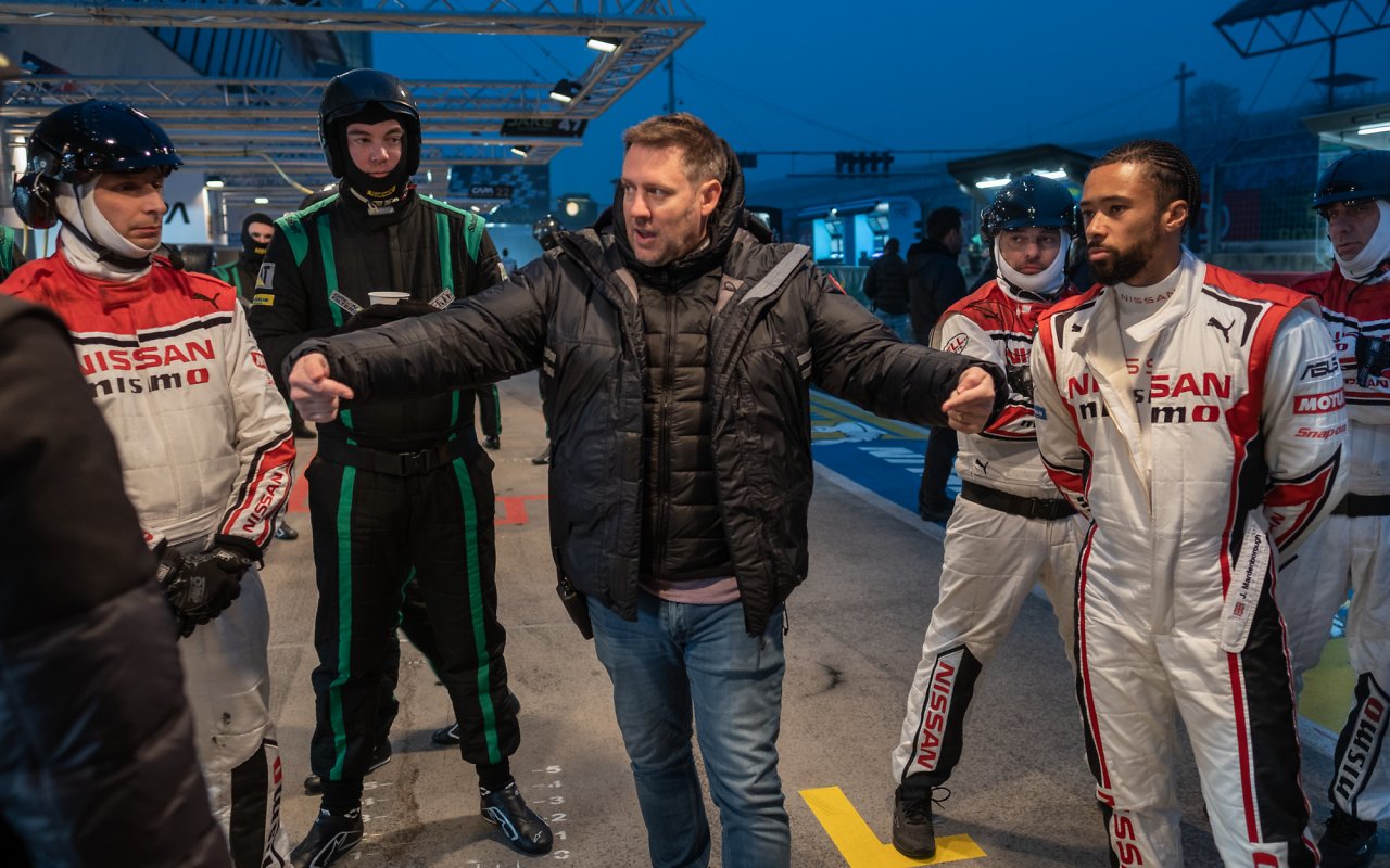 Neil Blomkamp am Set von Gran Turismo