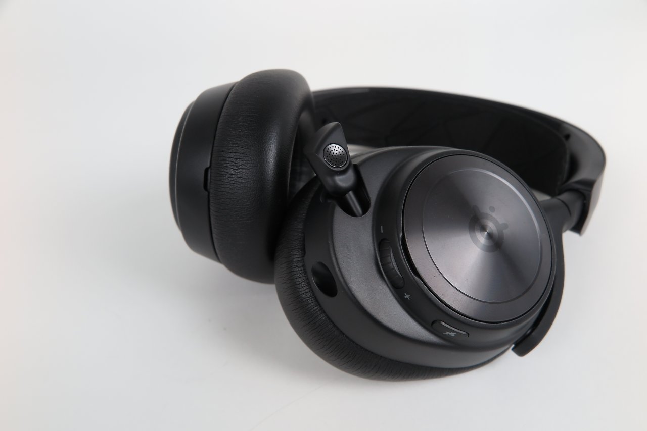 SteelSeries Arctis Nova 1