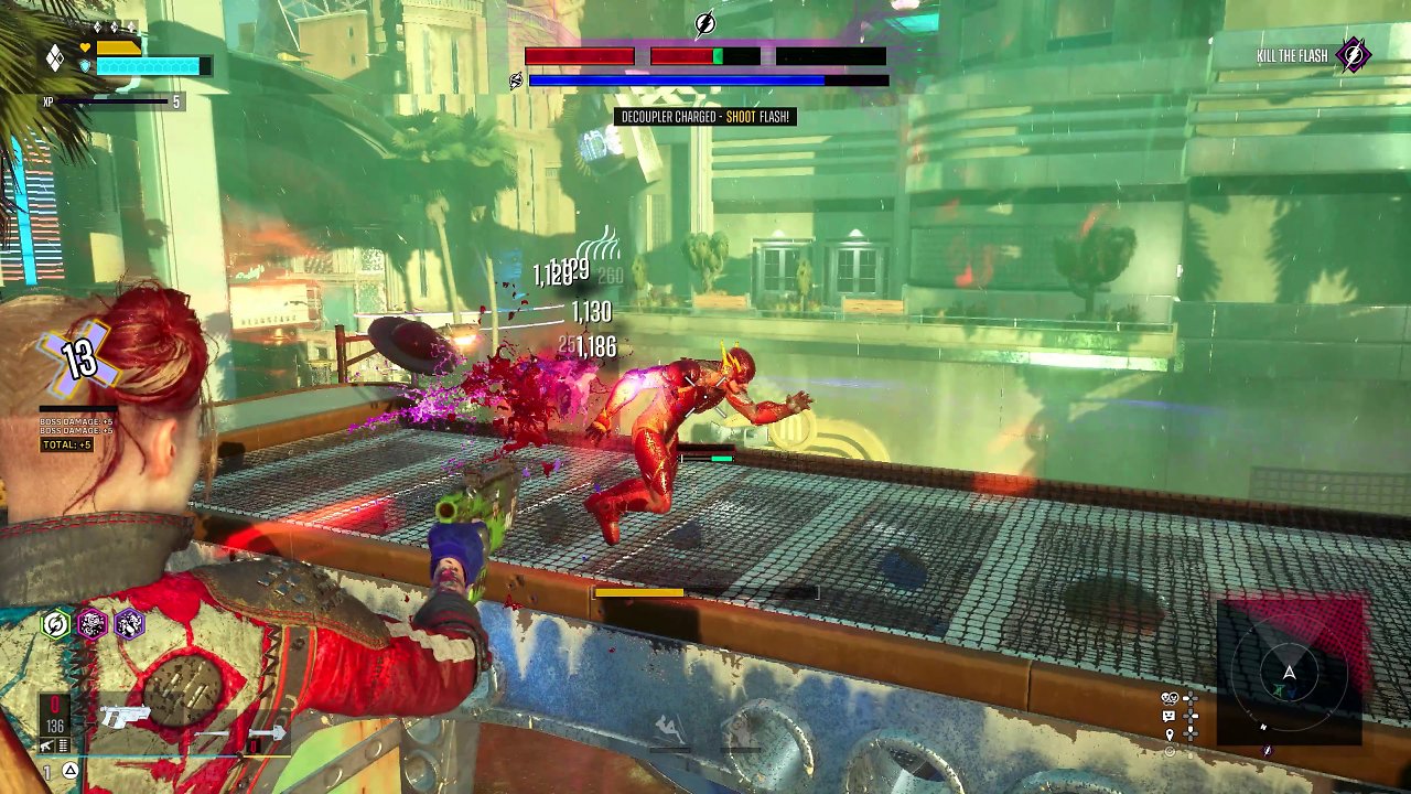 Kampf mit Harley Quinn gegen The Flash.