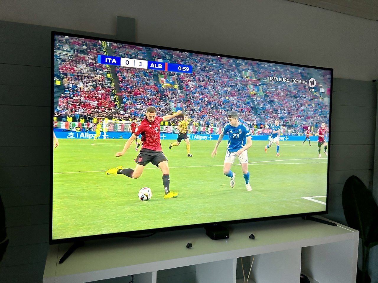 Albanien erzielt das 1:0 gegen Italien bei der EM 2024.