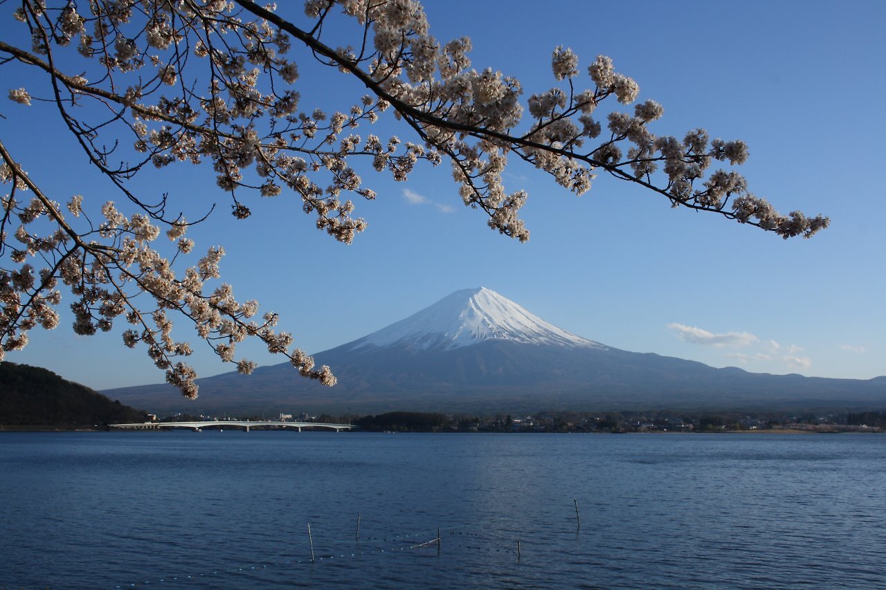 [16/01/2025] Auf diese Distanz ist der Fuji kostenlos - wer den Berg hochklettern will, muss inzwischen zahlen.