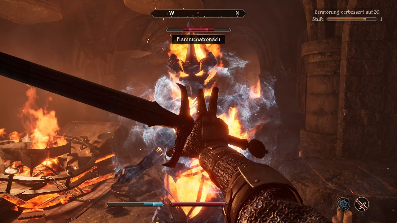 Wir kämpfen in Oblivion Remastered gegen einen Flammendämon.
