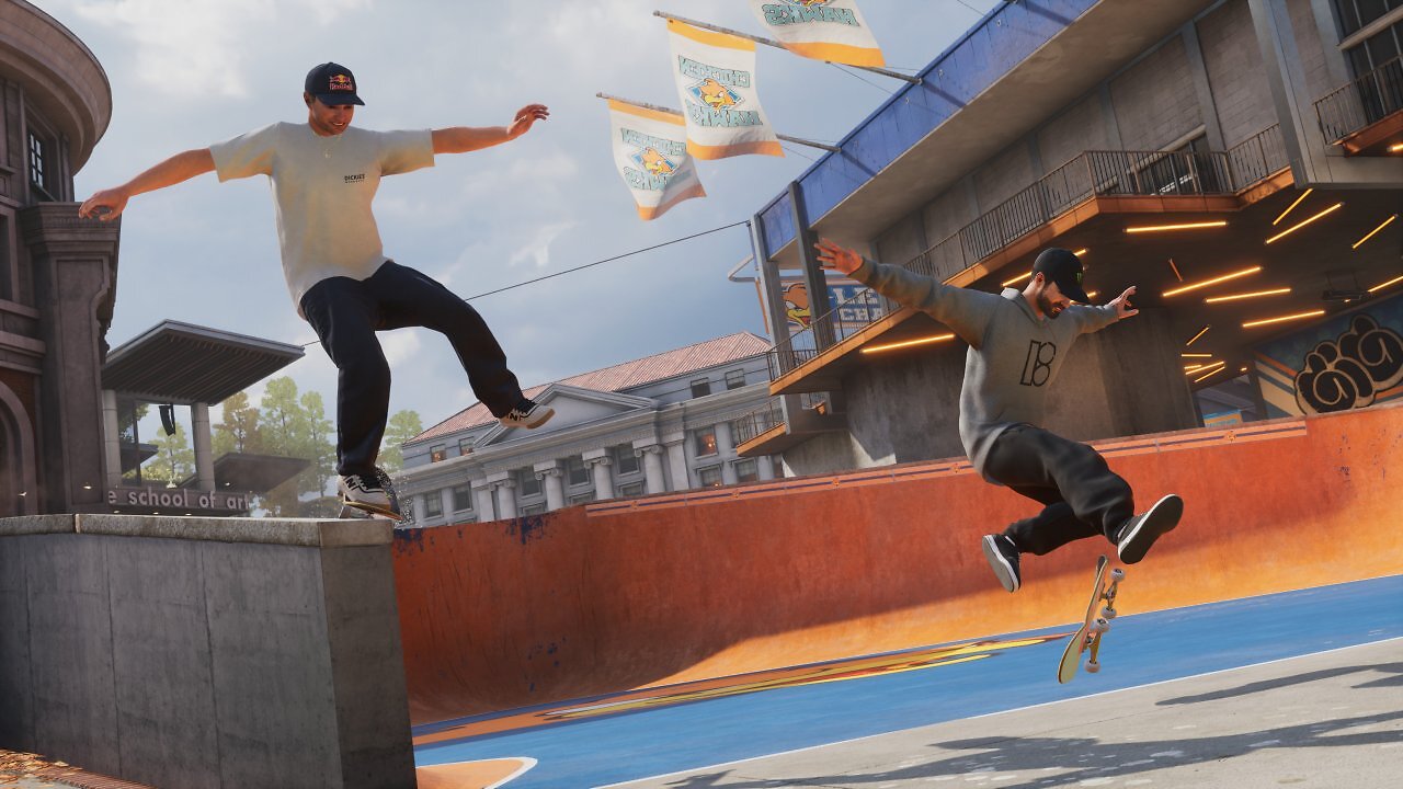 Zwei Skater in der Bowl