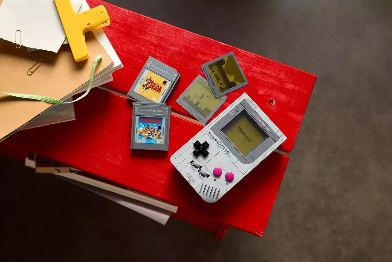 [24/07/2025] LEGO Game Boy spielt echte Spiele - dank Mod!