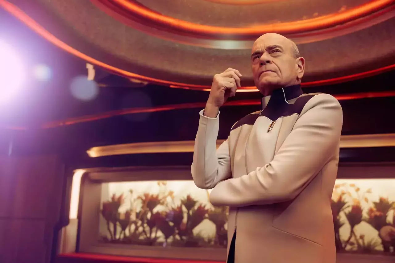 In Star Trek: Starfleet Academy kehrt der Doktor aus Voyager zurück. Auf den ersten Bildern zeigt er sich gealtert.
