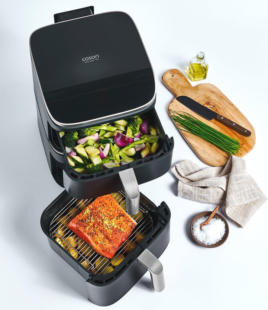 [08/07/2025] Mit der Cosori Turbo Tower Pro ist das Zubereiten von Speisen auf drei Etagen möglich. So kann man Hauptspeise, Beilagen, Vorspeise oder Nachspeise gleichzeitig kochen.