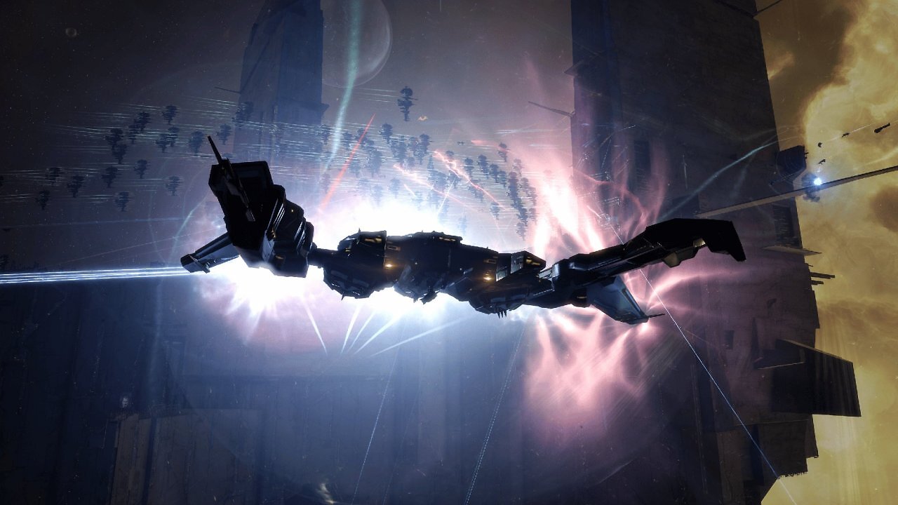 [28/08/2025] EVE Online Schlacht mit 7800 Spielern: Keepstar der Winter Coalition steht vor der Zerstörung