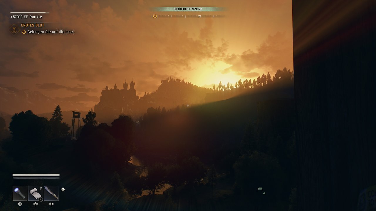 [18/09/2025] Der Blick von einem Strommast über die Landschaft von Castor Woods: Der Sonnenuntergang sieht malerisch aus, bringt aber Gefahren mit sich. Nachts sind die Zombies stärker und die extrem mächtigen Schattenjäger machen Jagd auf uns.&nbsp;