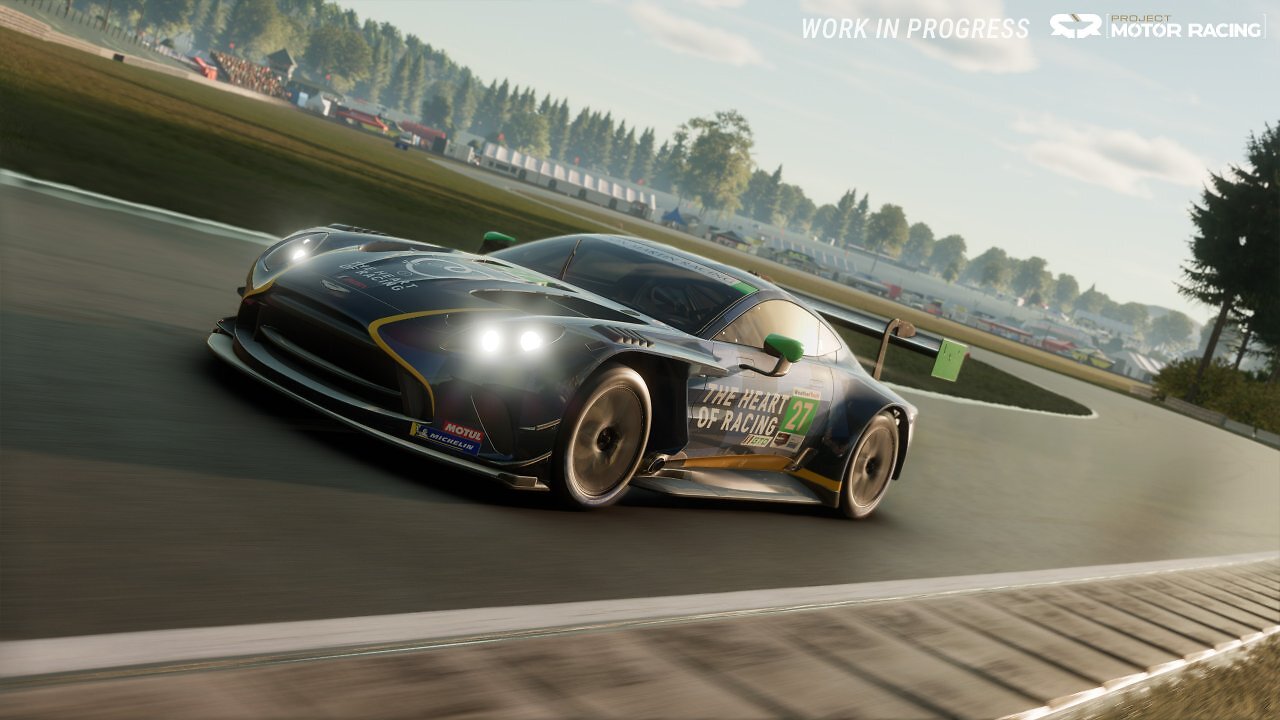 [03/09/2025] Die Marke Aston Martin darf in Project Motor Racing nicht fehlen. Die Fahrzeuge des Herstellers drehen schließlich in der Formel 1, der WEC und anderen Serien ihre Runden.