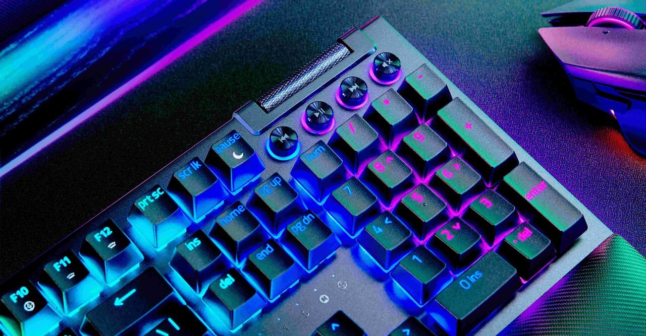 [10/12/2025] Die BlackWidow V4 Pro ist ein wahres Kommandozentrum und verbindet dabei Funktionalität und Style.