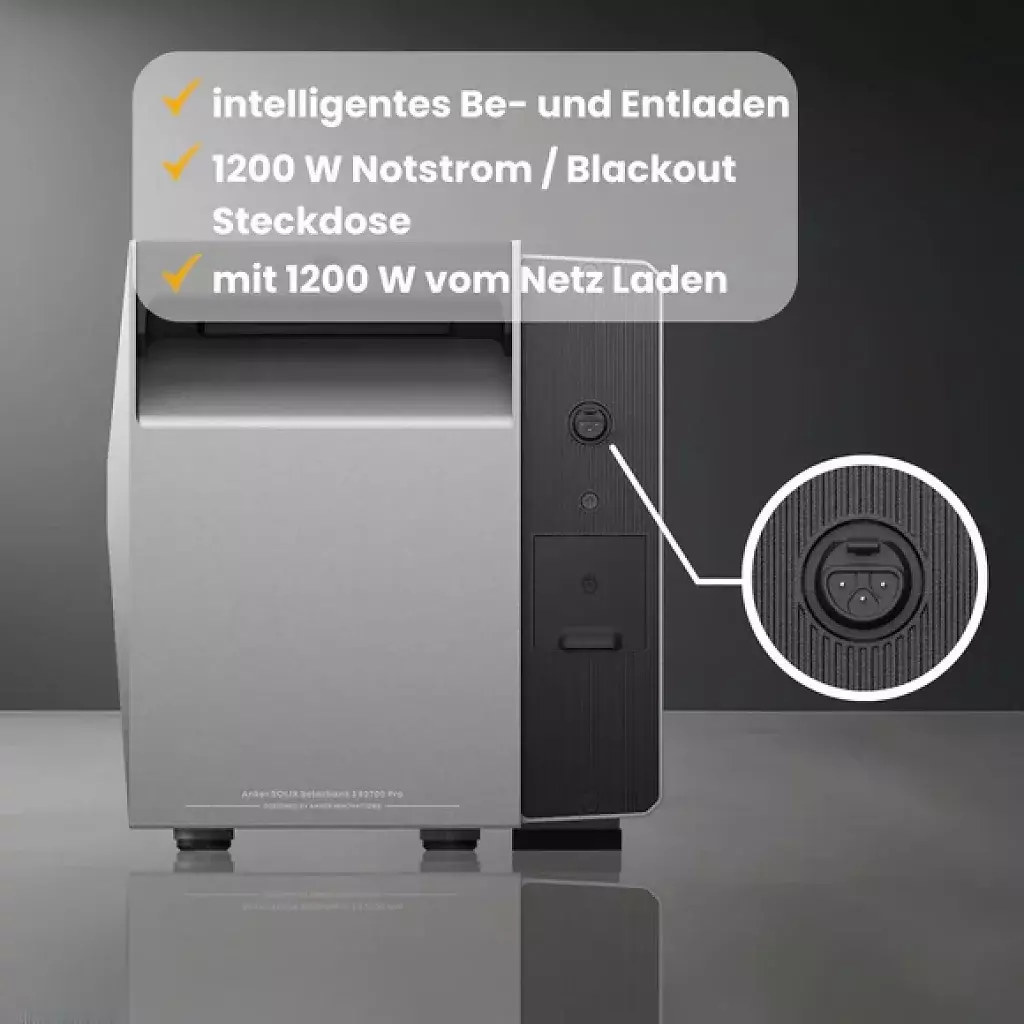Die Anker Solarbank 3 lässt sich didirektional laden und bietet eine Steckdose für den Notfall.