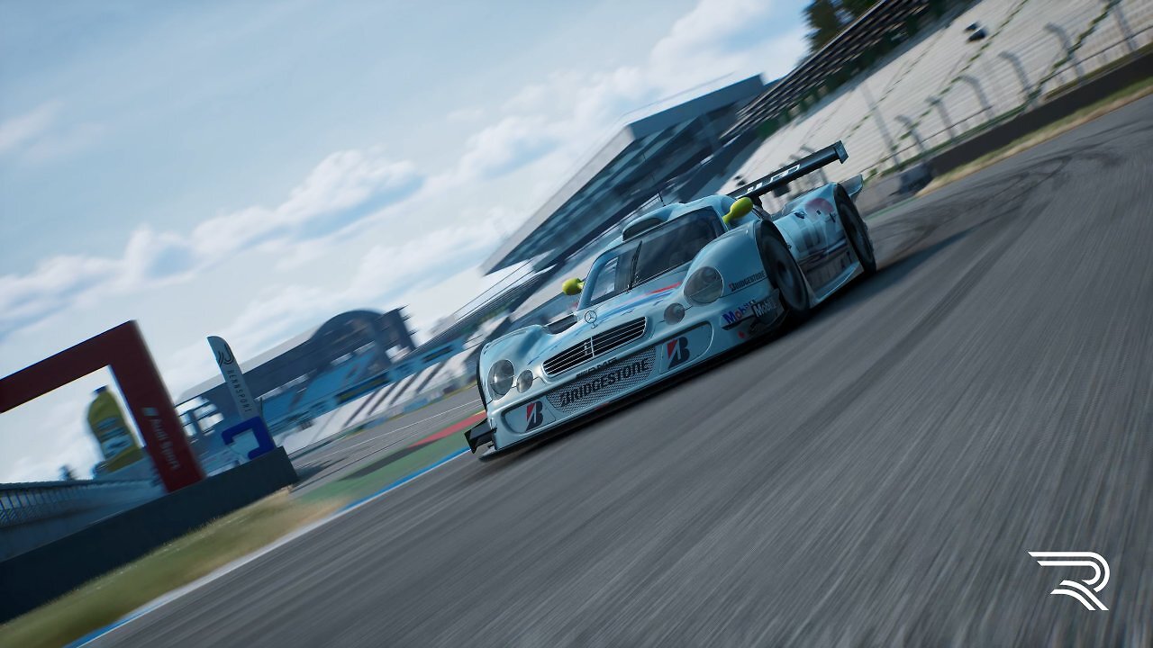 [26/02/2026] Ein echter Klassiker: Der Mercedes-Benz CLK LM hat zwar ordentlich Power unter der Haube, verzeiht dennoch aber kleinere Fehler.