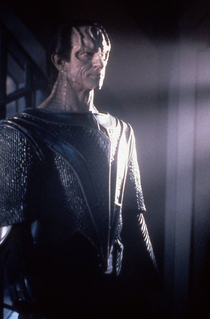 [30/04/2026] Versucht mit Commander Sisko den Todesflug der Defiant aufzuhalten: Gul Dukat.