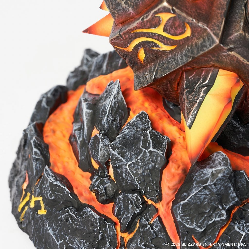 [12/05/2026] WoW: Sulfuras fürs Gaming-Regal - Blizzard enthüllt neue Luxus-Figur (5)