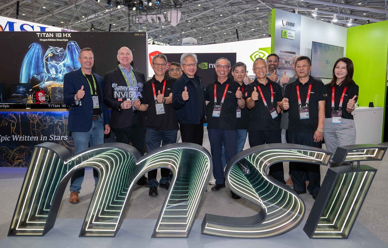 [18/06/2026] Nvidia-Chef Jensen Huang beim Besuch des MSI-Stands auf der Computex.