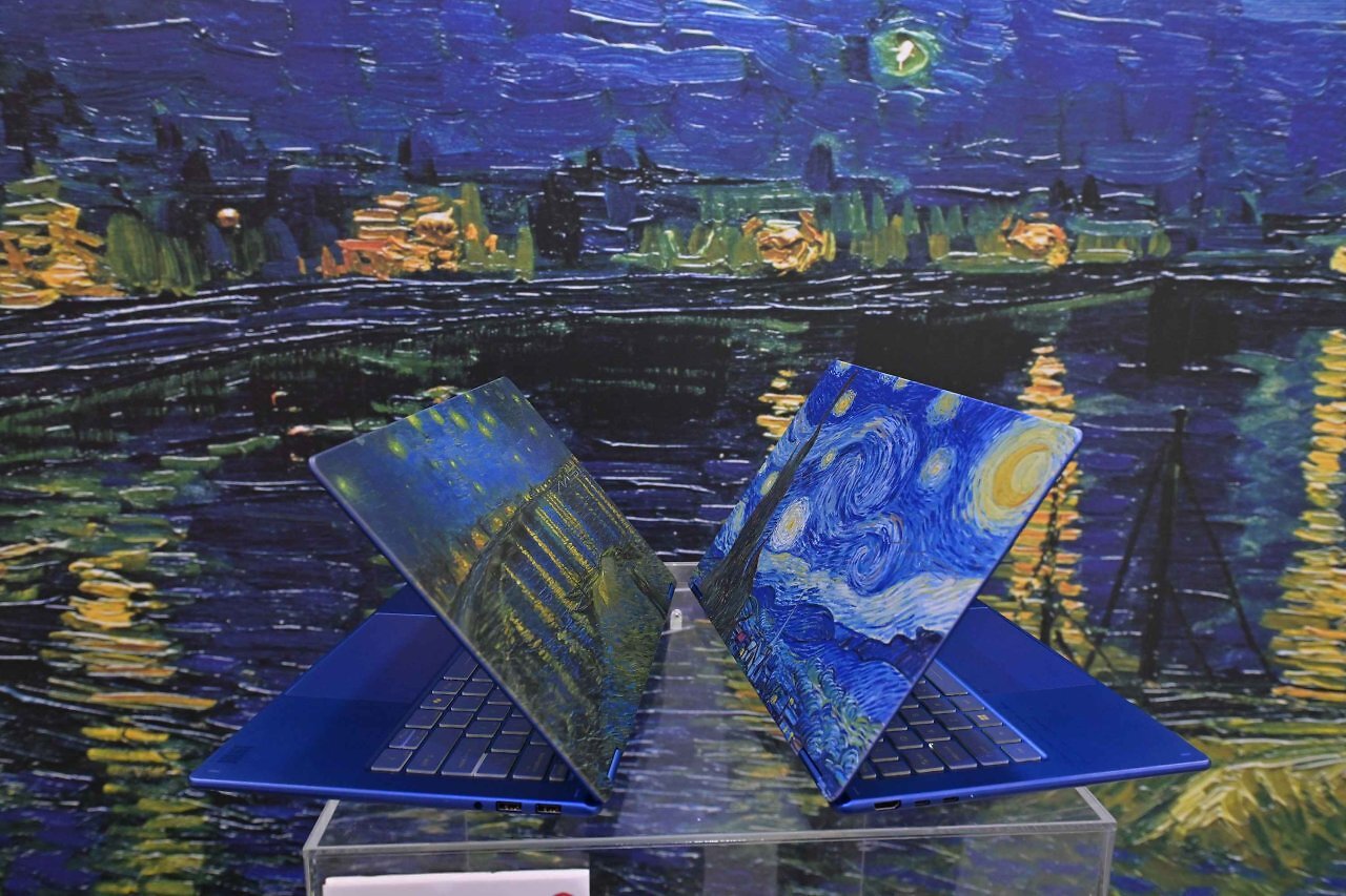 Prestige 14 Flip AI+ Vincent van Gogh Edition