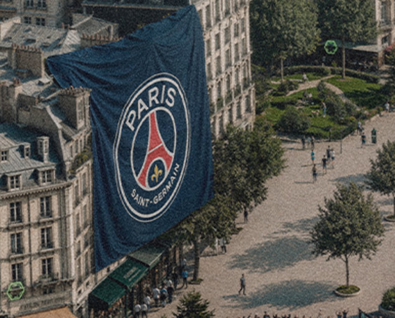 [23/07/2026] Paris Saint-Germain - Ein Banner und der Parc des Princes stehen für Mbappés früheren Verein.