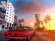 [b]GTA: Vice City[/b]
Hier gibt es den legendären Trick mit den leichten Mädels: Nachts kann man rechts ranfahren und mit der Hupe die Bordsteinschwalben anziehen. Die Damen setzen sich dann zu Herrn Vercetti ins Auto, welches nach kurzer Zeit verdächtig zu wippen beginnt. Der Spaß bringt zwar Lebensenergie zurück, kostet aber auch einen ordentlichen Obolus. Diesen konnte man sich aber nach "getaner Arbeit" unter Androhung von Gewalt wieder zurückholen und obendrein die gesamten Einnahmen des Abends kassieren. Eine lohnende Nummer.
