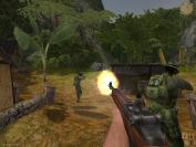 Nicht selten liegen hinter Sträuchern und Bäumen Vietcong auf der Lauer.