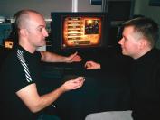 Christian Sauerteig l&auml;sst sich von Firefly-Chef Simon Bradbury die Neuheiten in Stronghold 2 erkl&auml;ren. Auf welchem Platz unserer Strategie-Top-10 das Burgenbauspiel gelandet ist, lesen Sie im Heft.