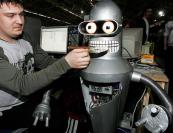 Der Bender-Casemod, dem Vorbild aus Matt Groenings Serie Futurama nachempfunden. Darin werkelt ein miniTX PC. 4 Monate benötigten die Modder, 370 US-Dollar mussten sie investieren.